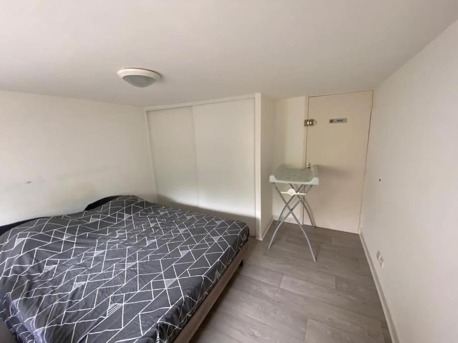 Appartement Avec Garage Et Terrasse 부르주 외부 사진